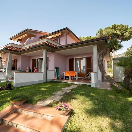 Le Grazie Est Hotel apartamentowy Capoliveri (Isola d'Elba)