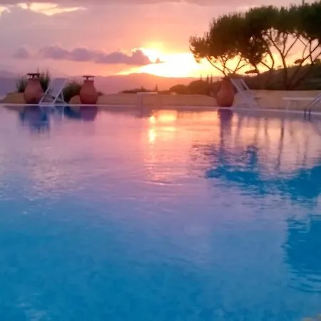 아파트호텔 Le Grazie Est 4*