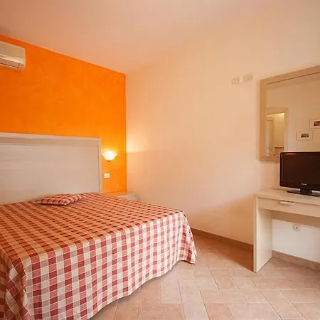 Aparthotel Le Grazie Est 3*