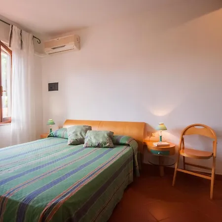 Le Grazie Est Aparthotel