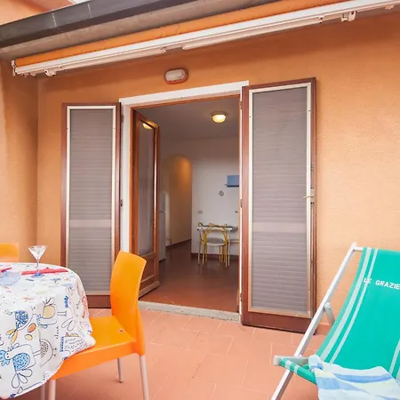 Le Grazie Est Aparthotel