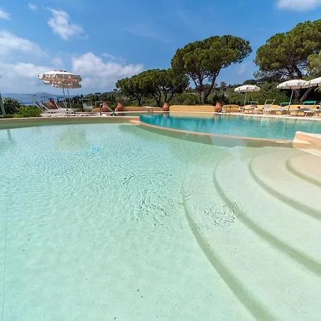 Le Grazie Est Aparthotel