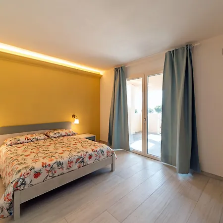 Le Grazie Est Aparthotel
