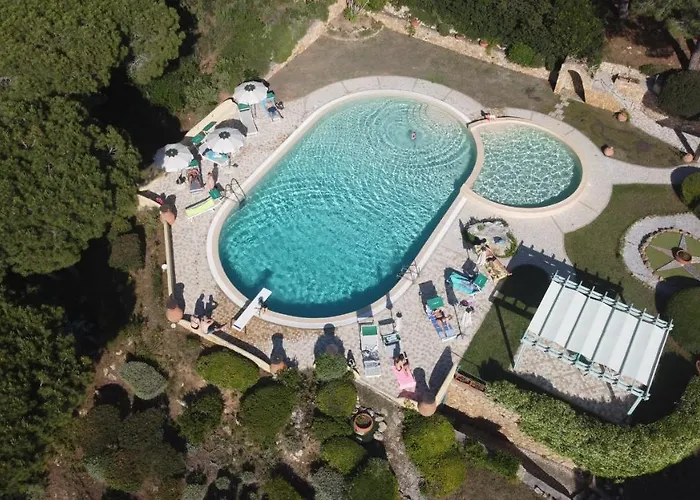 Le Grazie Est Aparthotel 4*