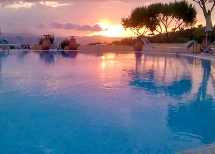 Aparthotel Le Grazie Est 4*